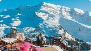 Sommet enneigé dans les Alpes