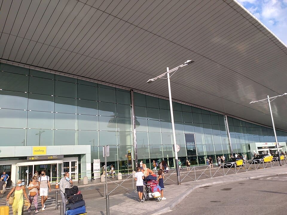 Josep Tarradellas Barcelona–El Prat Airport terminal exterior