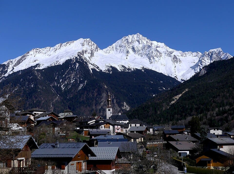 Bozel at the foot of the Vanoise massif in winter