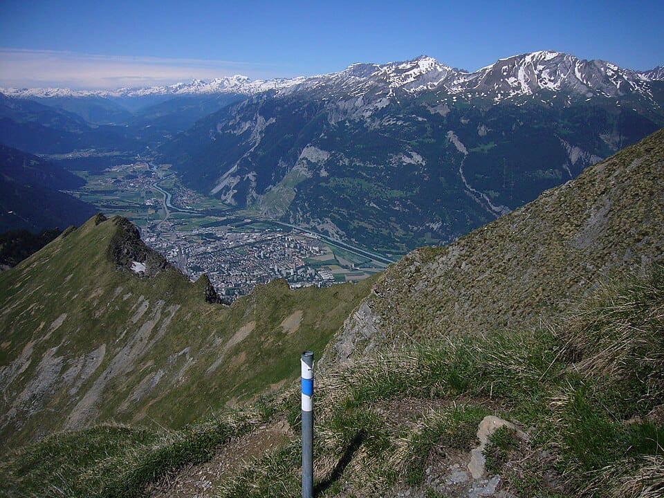 Aussicht Rheintalaufwärts über die Wang und Chur, rechts der Calanda