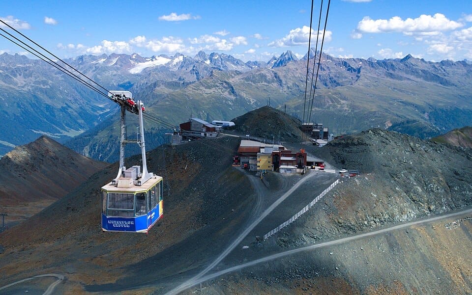 Cable car between Weissfluhjoch and Weissfluh in Davos, Switzerland