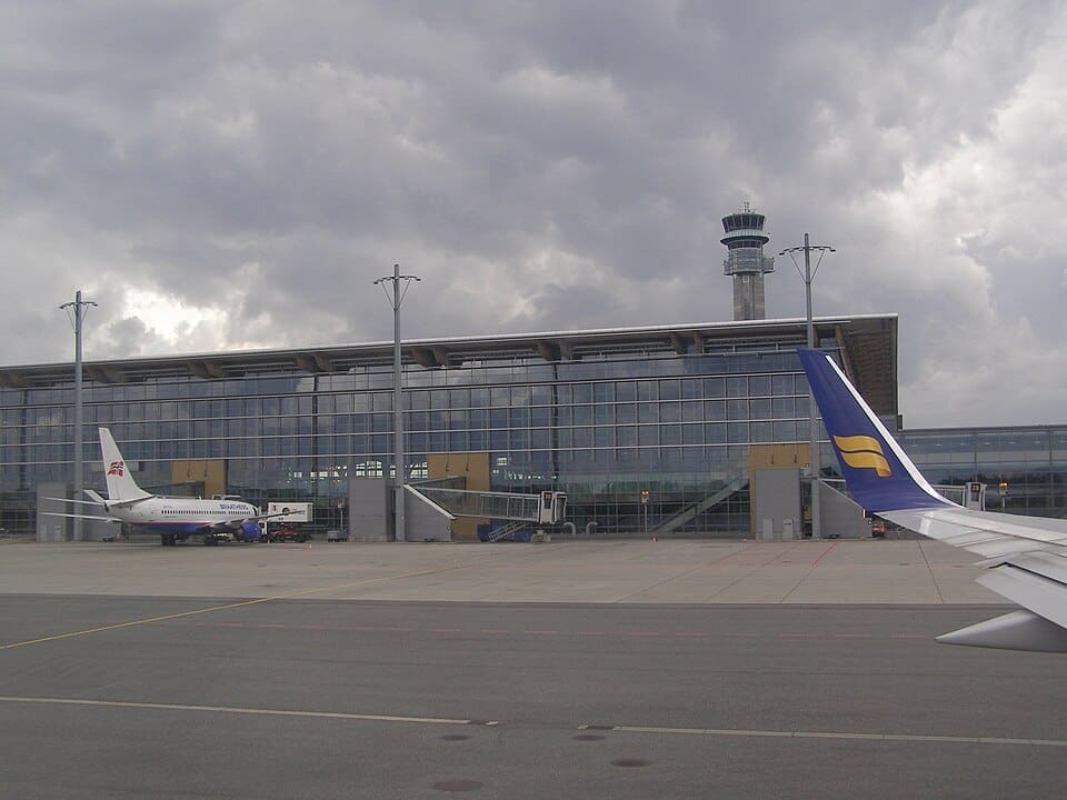 Oslo Airport, Gardermoen with a Braathens Boeing 737-500 as seen from an Icelandair airplane