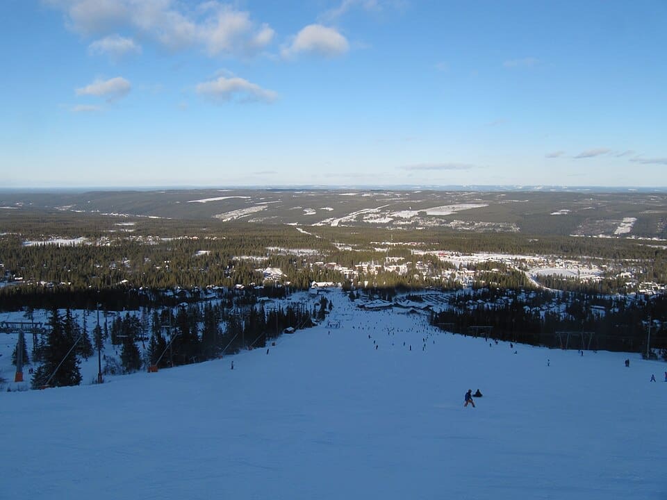 Overview of the Lindvallen ski area in Sälen, Sweden
