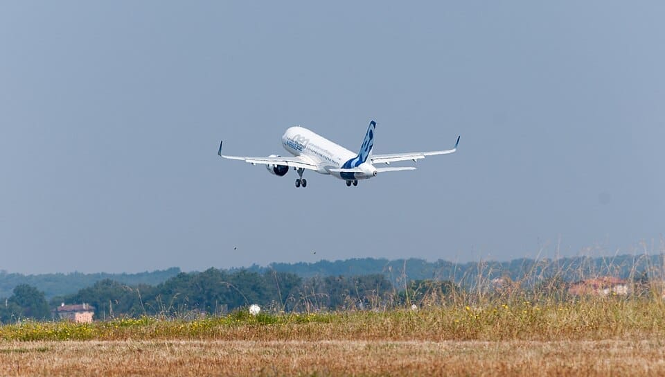 Airbus A320neo taking off at Toulouse-Blagnac Airport